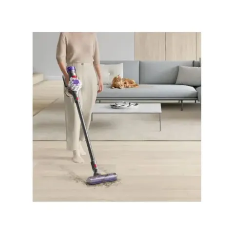 Dyson V8 Vacuum Cleaner 492636-01 Cleaning