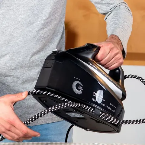 Taurus 3000W Black Steam Station Lifestyle