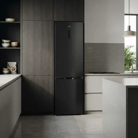AEG 366L Black Bottom Freezer AEG366BF1H Display