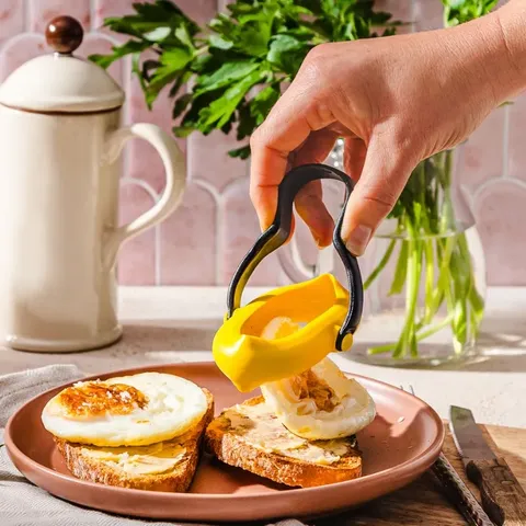 Dreamfarm 2 Set of Egg Rings Lifestyle