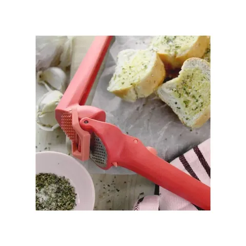 Dreamfarm Red Garject Lite Garlic Press DFGA5622 Display