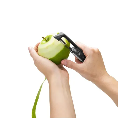 Dreamfarm Black Sharple Peeler DFSH4410 Peeling