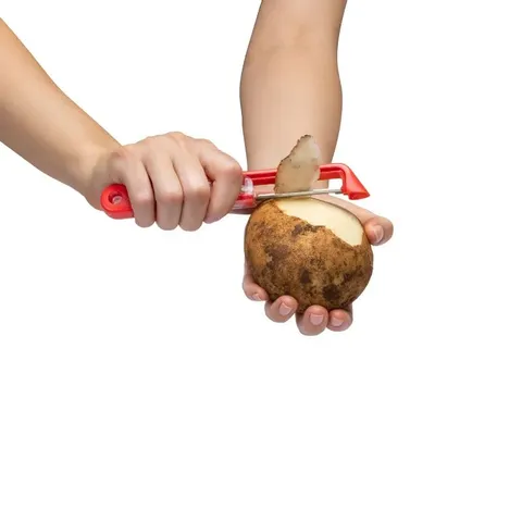 Dreamfarm Red Sharple Peeler DFSH4427 Peeling