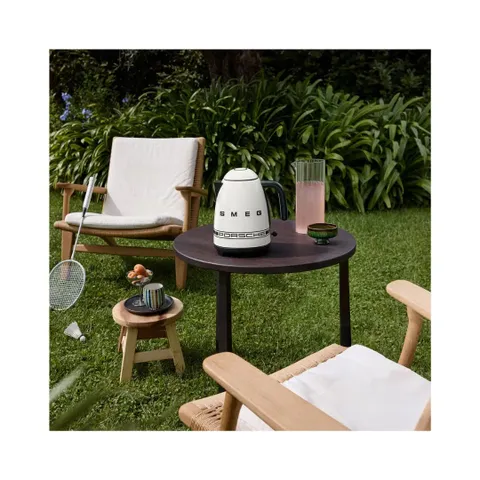 Smeg Carrara White Porsche Kettle KLF03PCWEU Display