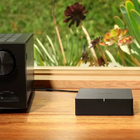 Sonos Black Port Lifestyle