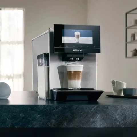 Siemens EQ900 Automatic Coffee Machine TQ903R03