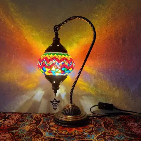 Home4U Tiffany Small Lamp YBT130-S Display